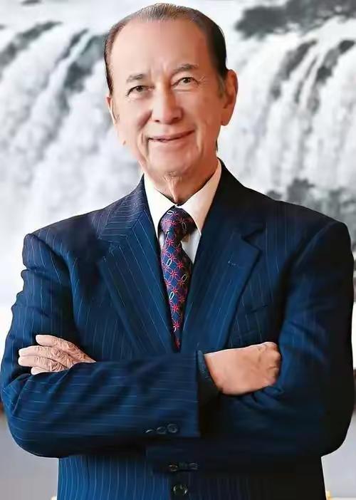 一位性学家说过一段很扎心的话：“没钱的男人，根本不知道女人有多主动。你以为女人