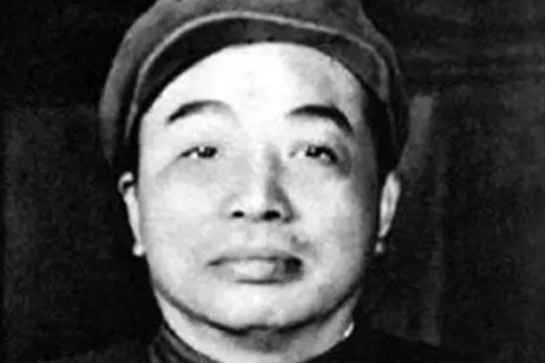 1950年10月8日，中央军委任命彭德怀为志愿军司令员兼政委。彭德怀抵