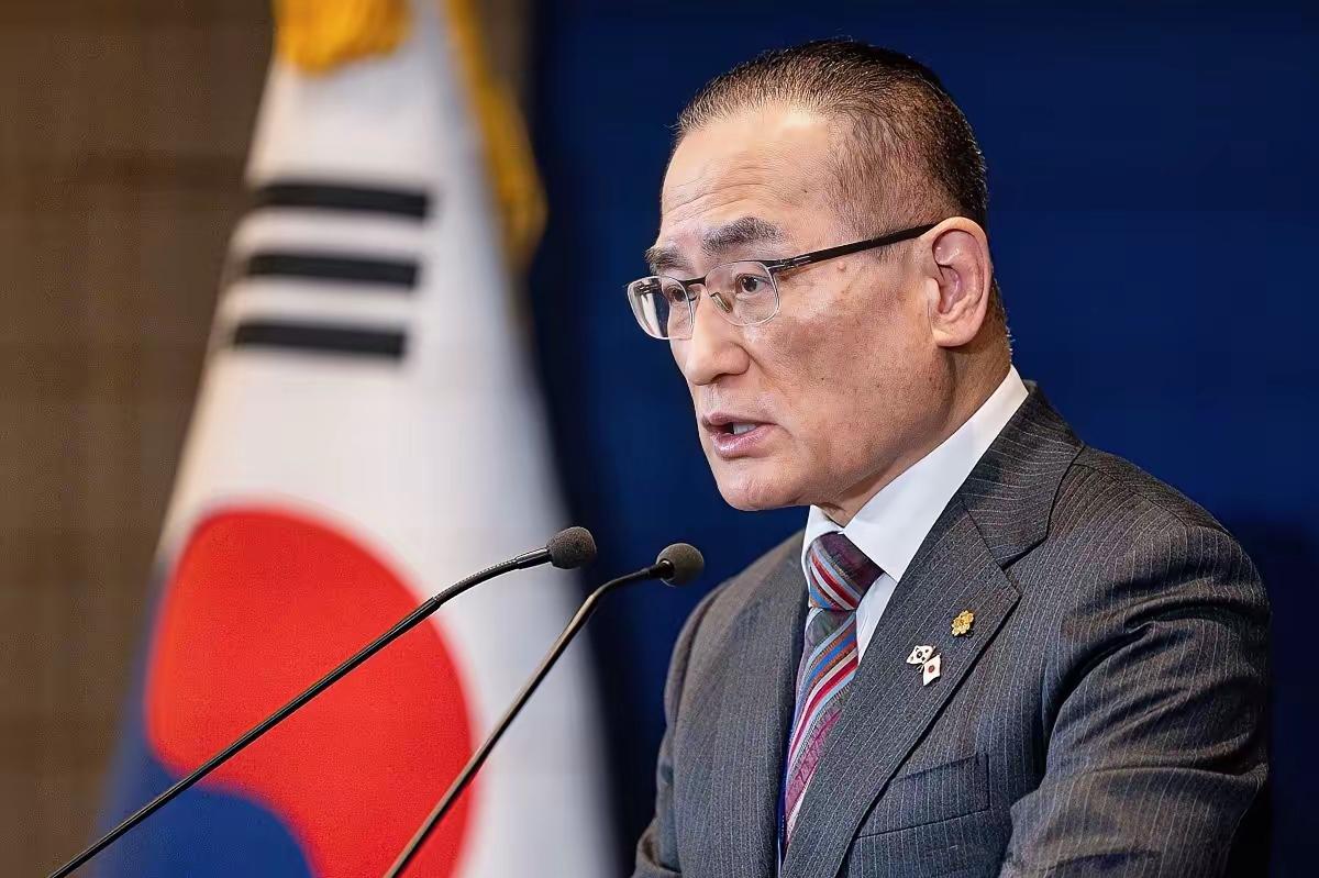 示好，韩国喊话中国韩国这是想跟中国套近乎了！当地时间1月15日，韩国国家