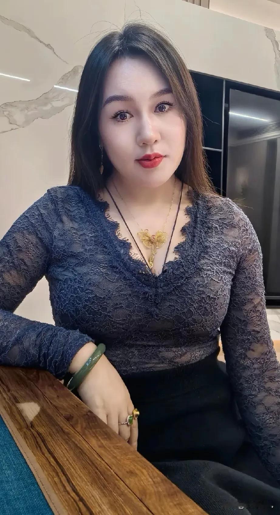 86年40岁在最猛的年纪突然发现自己真的很好有点小漂亮会开车会做饭