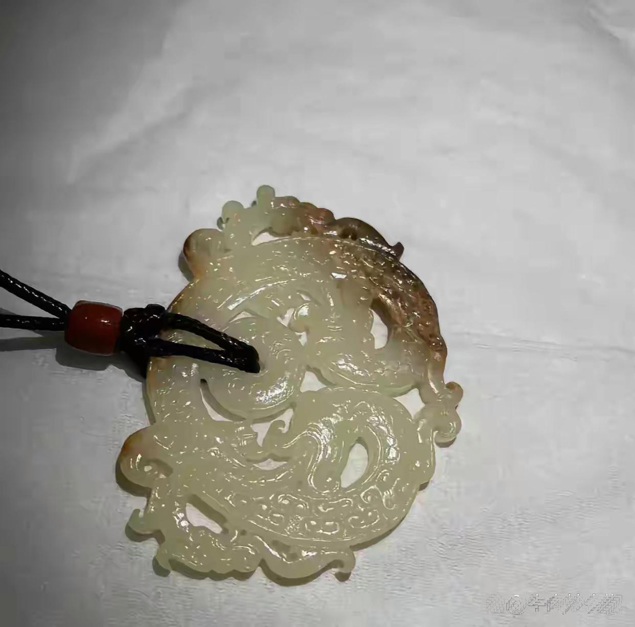 废品站的老大爷说他收到了两块宝贝，问我爸要不要去看了一下觉得还可以，问他要多少出
