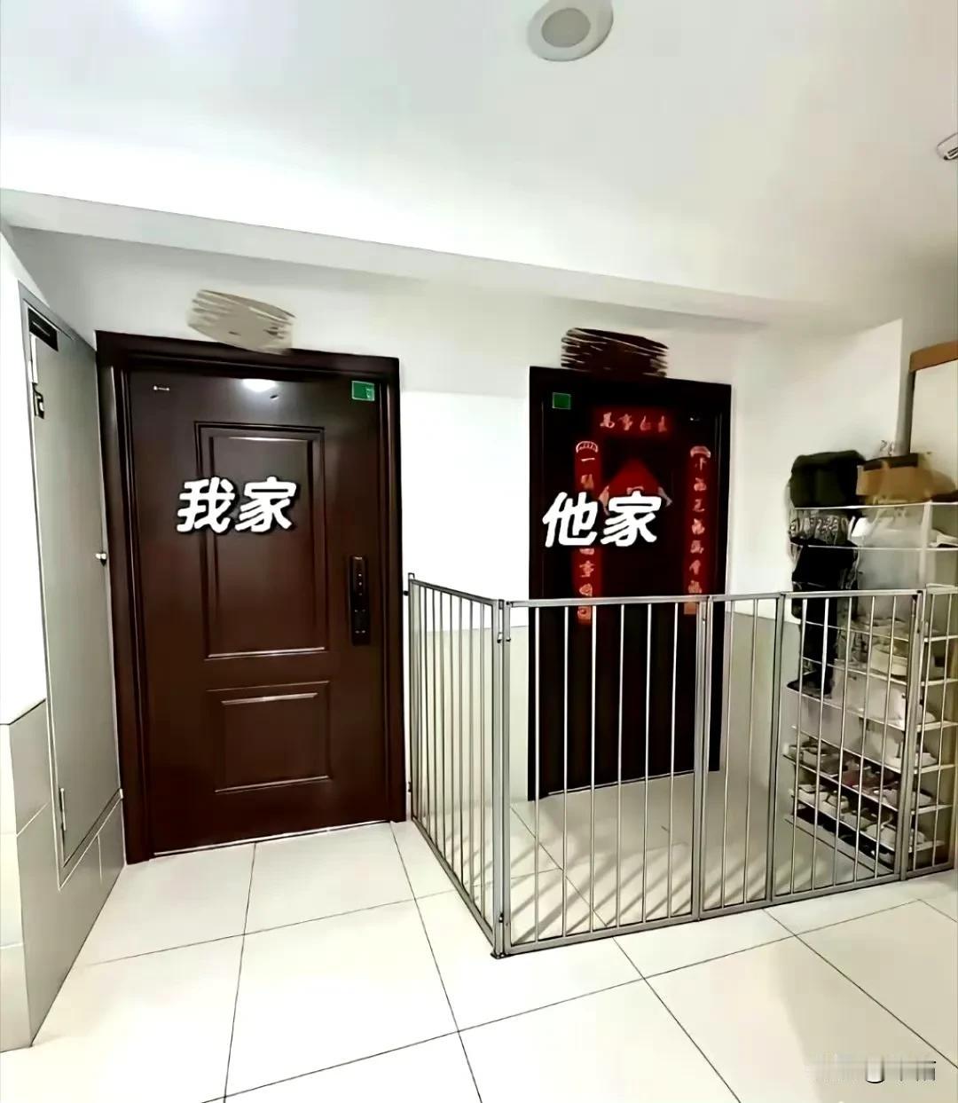 邻居家可以，还安装个狗笼。
