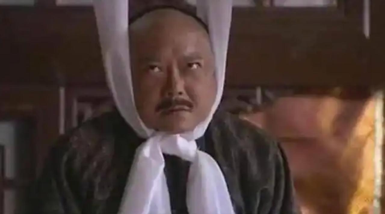 和珅必须死！并非因贪赃，而是触犯了一条千年的政治法则1799年正月，乾隆帝