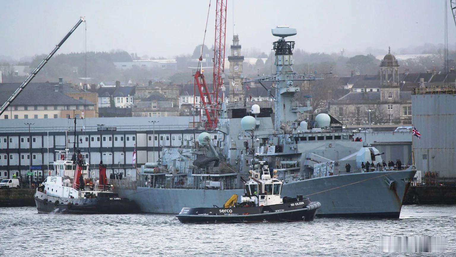 英国海军F-239“里士满”号护卫舰昨天在里士满镇举行的告别游行中确认，这艘护卫