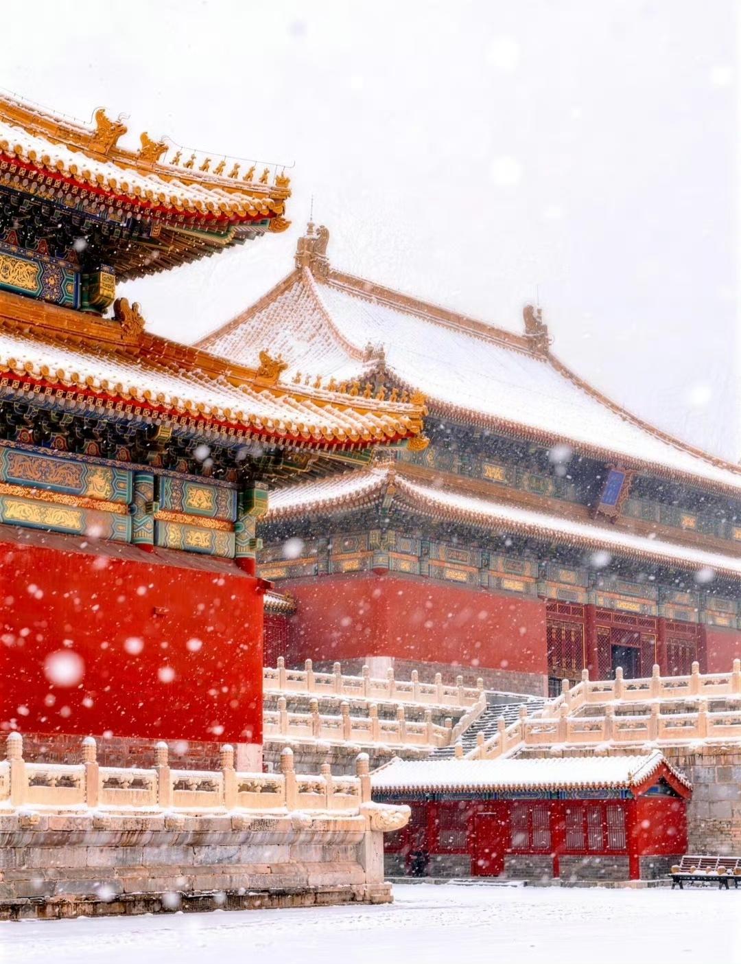 “金瓦披雪，岁岁吉祥…”​​​