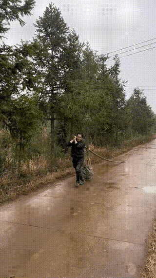 这是小学的杠杆原理吗？竹竿越长越省力吗？