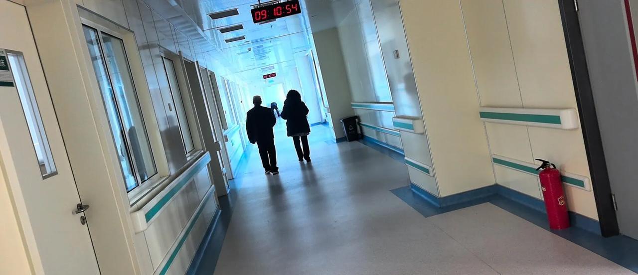 只有带着父母去看病，你才知道自己真的长大了，生命是个轮回,这一刻我像个大人，老妈