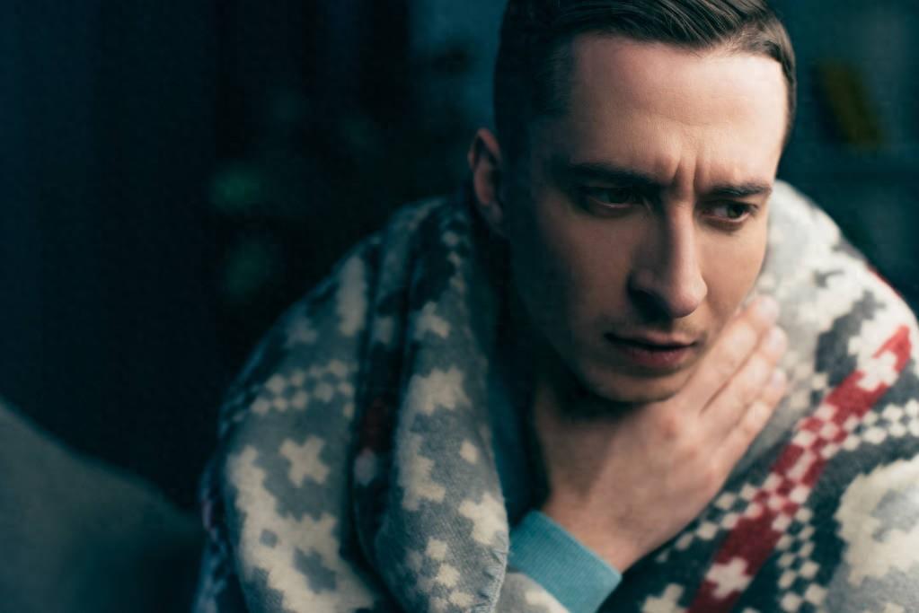 有癌入体，喉咙先知！喉咙出现3种不舒服，警惕癌细胞入侵喉咙不舒服了，第一反应