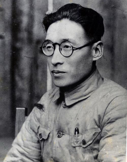 1949年，叛徒徐梦秋去找刘伯承，希望念在他过去有功，给他安排工作，刘伯承就向毛