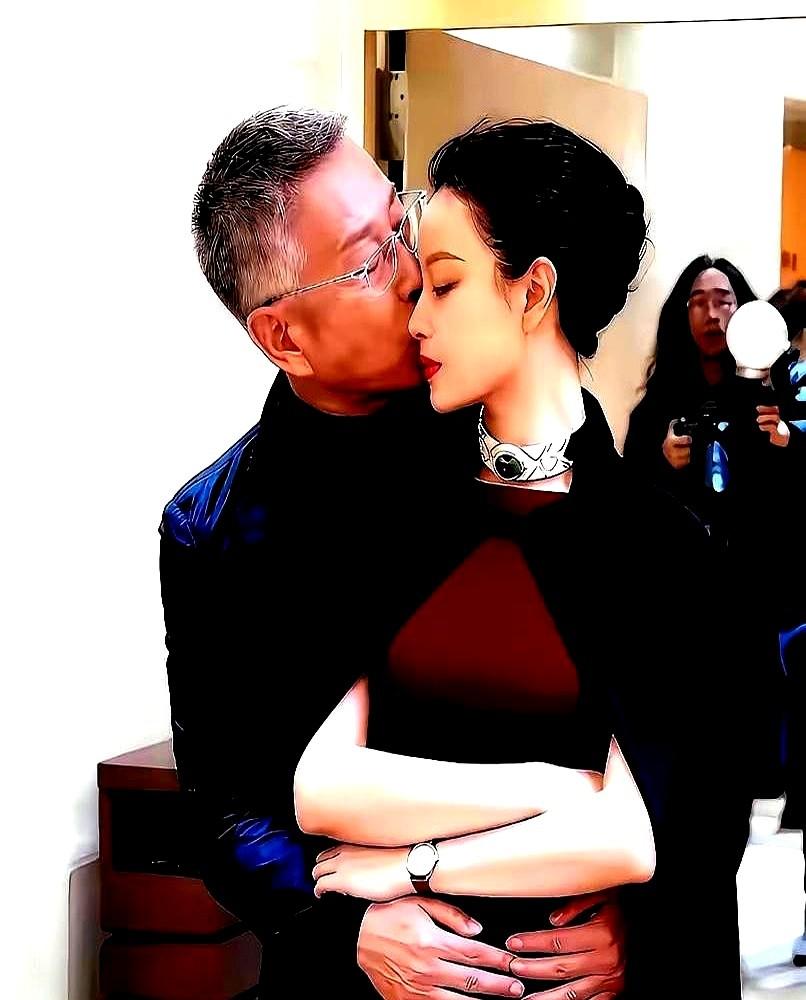 谁能想到，一部被全网骂“爷孙恋”的剧，最后让所有人嗑到上头。《流金岁月》开播