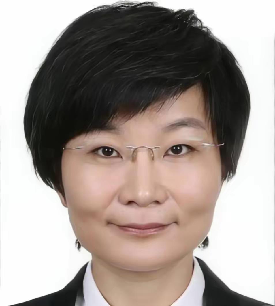 一位不应该被忽视的伟大中国女性苏晓晖，2004年获北京大学国际关系学院学士学位