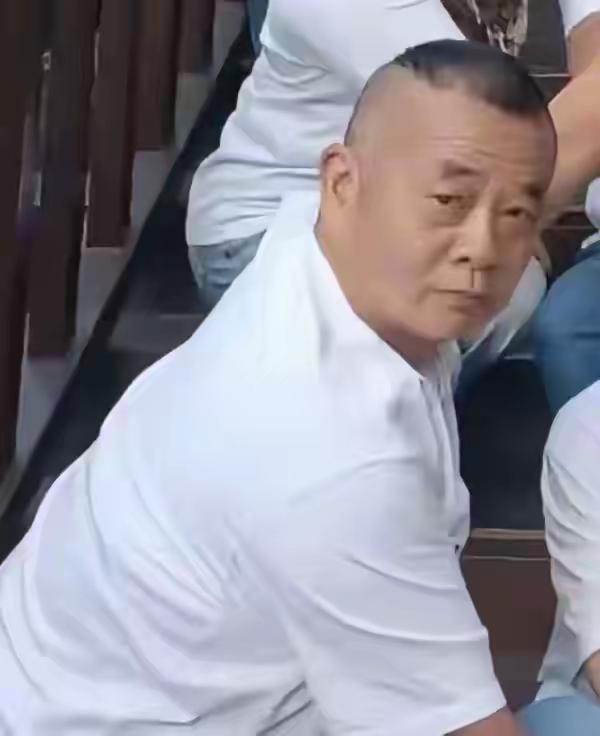 西藏全线酒店民宿拒接，餐厅关门不见，重庆王先生这下彻底没戏了重庆这位王先生，这