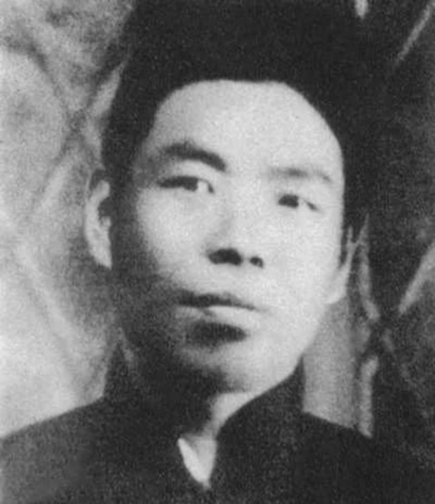 1951年，军统特务佟荣功落网，面对审讯，他说曾在西安潜伏过，审讯人员一惊，连忙