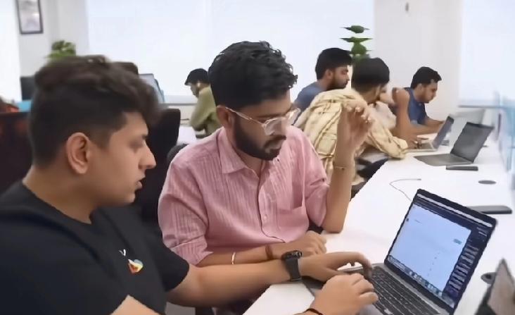 当三哥发现了中国网贷的魅力后，狂刷不止。事后卸载App的做派令人惊叹！印度很多