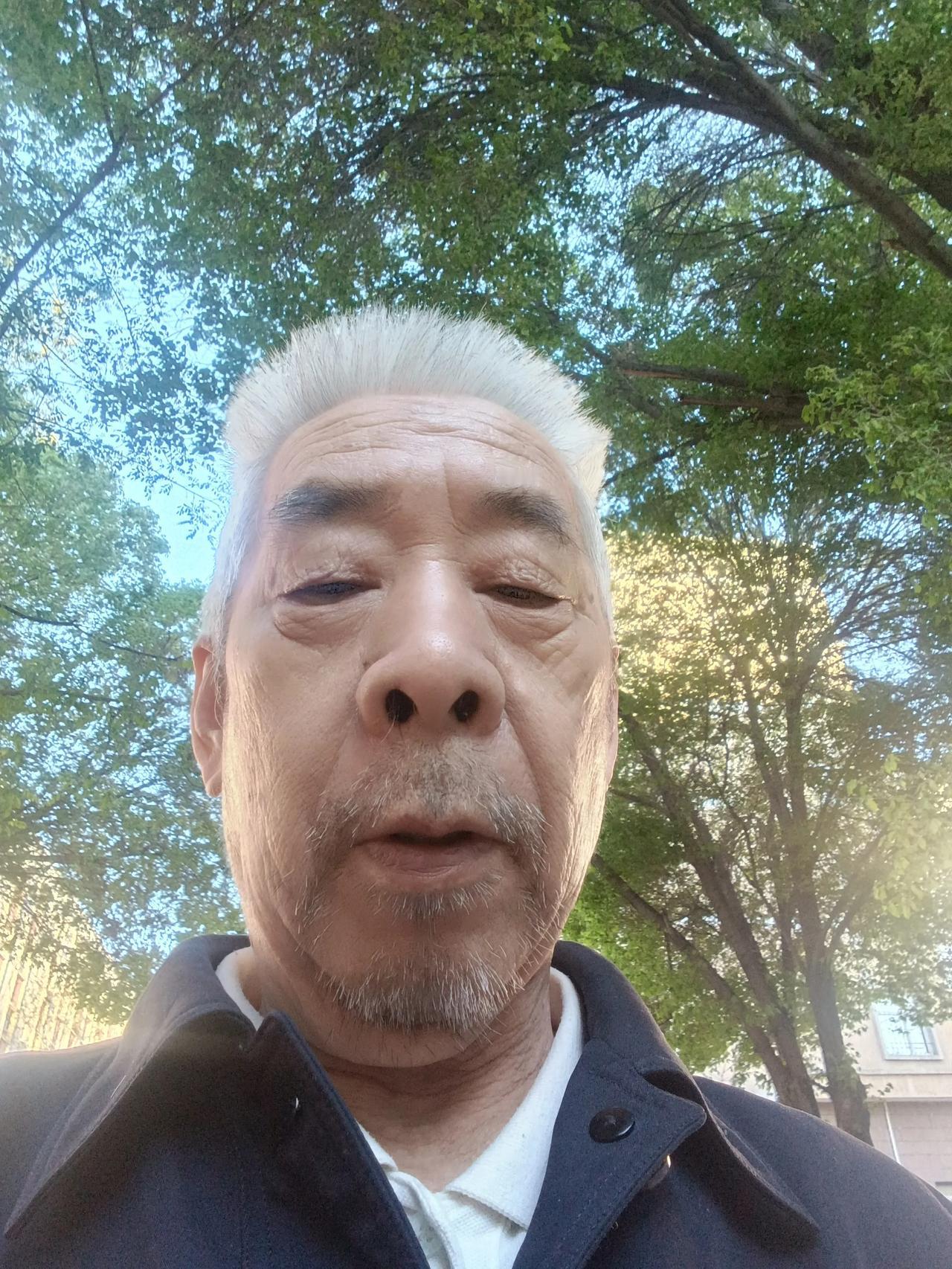 地球上的原始物质中。水是最活跃的有机化合物。其他的物质，着元素周期表：都是固定的