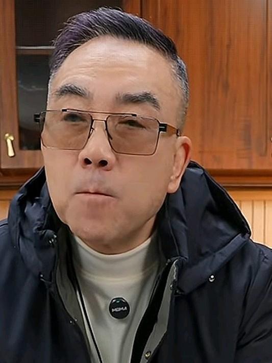 相声艺术家杨议再聊郭德纲唱京剧!刚刚杨议直播时表示:我真诚的告诉你们,人在社会上