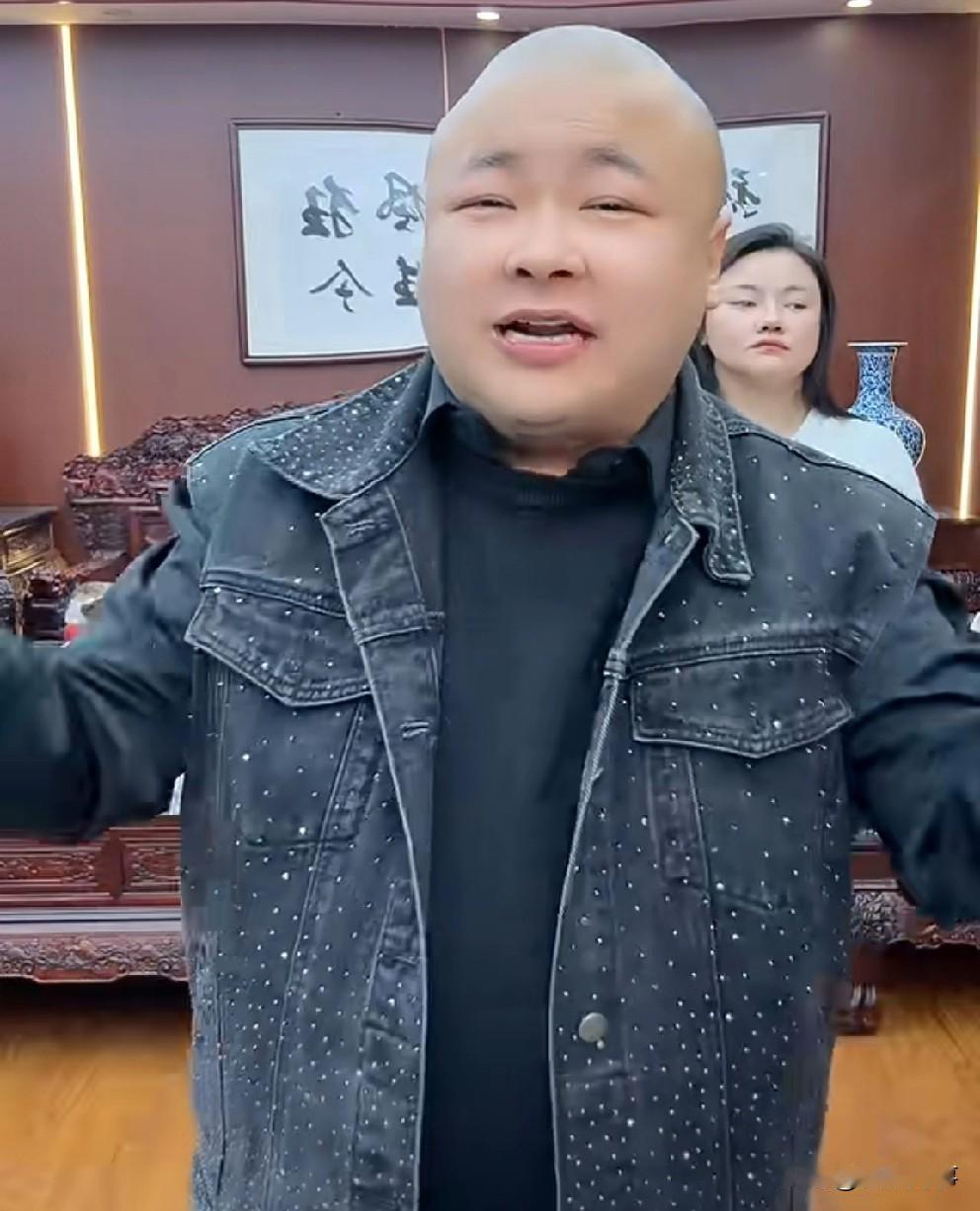 老狗反击，两方再起纷争！晚间老狗直播，透露昨晚王小源私