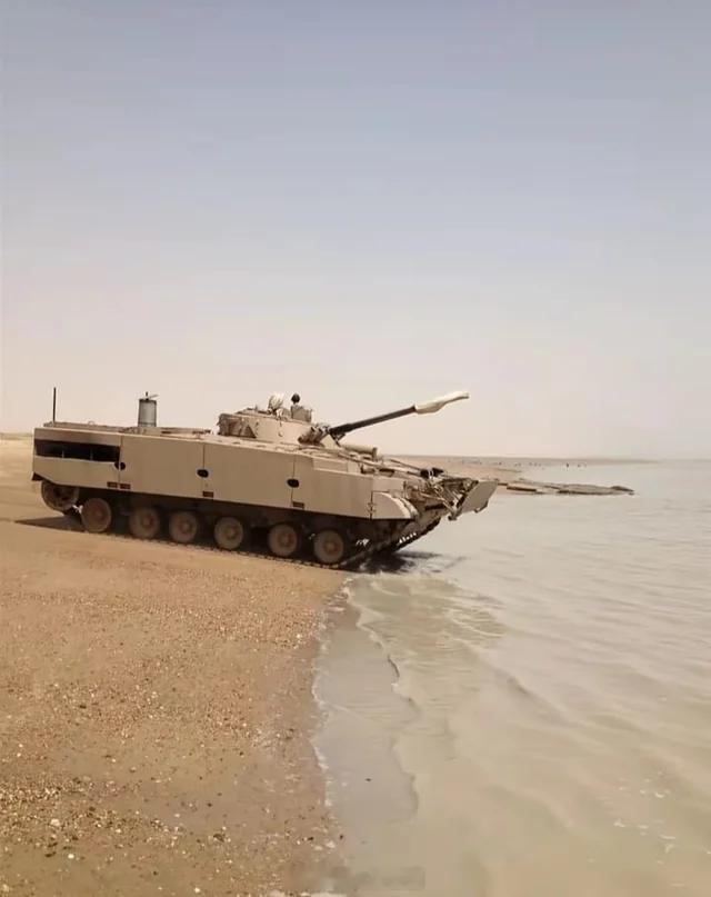 烽火问鼎计划冲进大海的BMP-3步兵战车​​​
