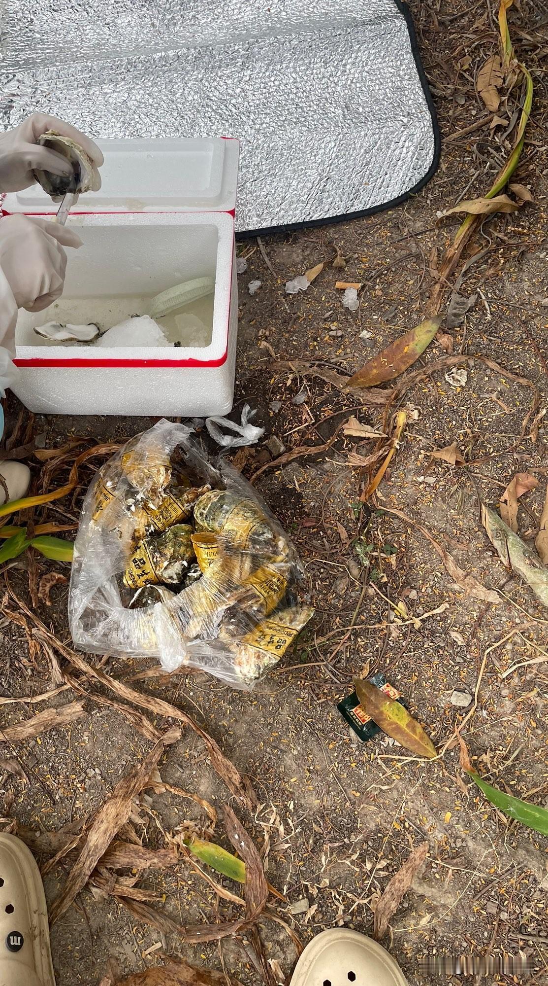 分享我这周有趣的事：你能想象吗？这么大的一箱才开出来这么点肉还不够我两口