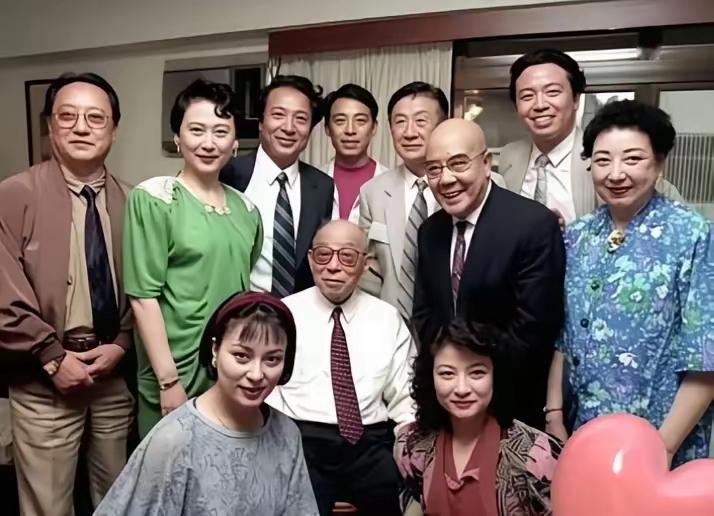 王铎：张学良会见袁世海、杜近芳和刘长瑜等朋友们，曾几何时，90多岁的少帅张学良