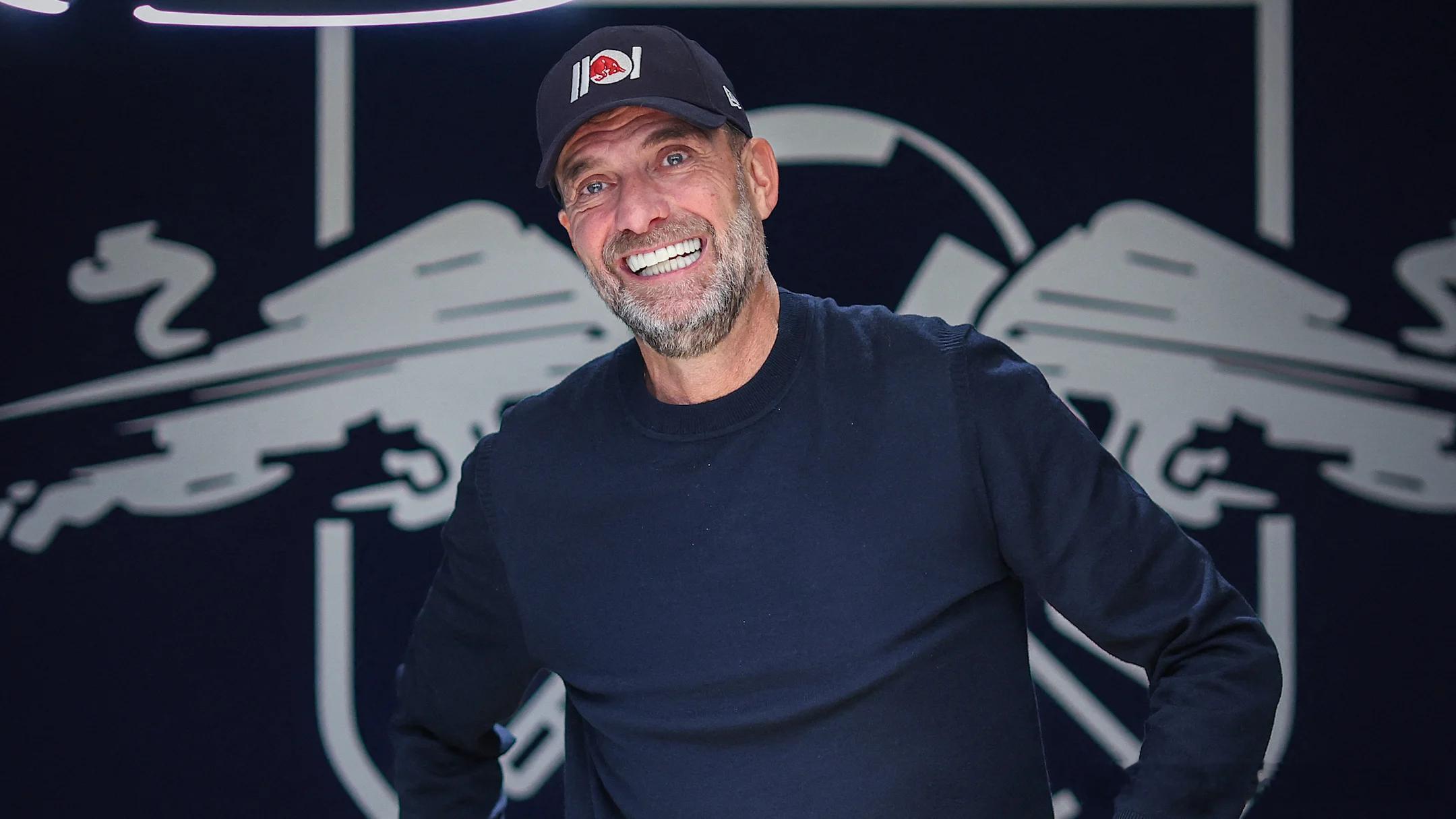 【重返教练席？】据《萨尔茨堡新闻报》报道，红牛集团和克洛普对目前的合作关系都不满