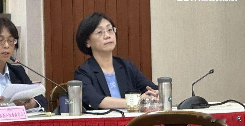 几天前也被韩国瑜当众训斥！翁晓玲脸书发傅崐萁照片表明心声针对韩国瑜炮轰傅崐萁