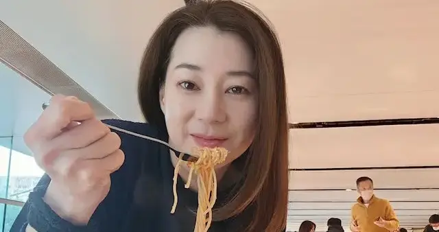 49岁前港姐豪门重生！再婚嫁隐形富豪获赠亿级豪宅