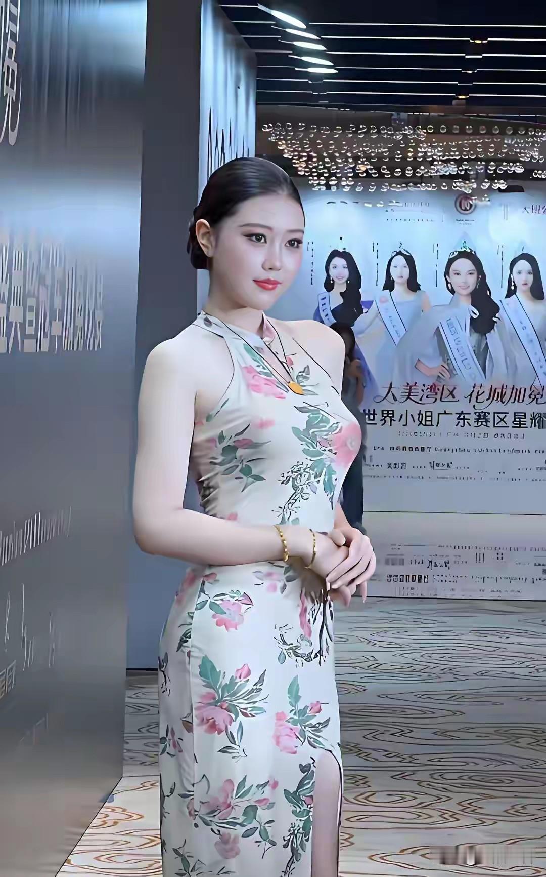 连子欣的"旺夫相"，本质是一场东方审美的集体胜利。19岁河北姑娘，世界小姐广东