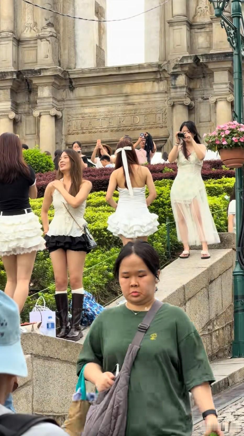有没有发觉，景点永远都是女的比男的多