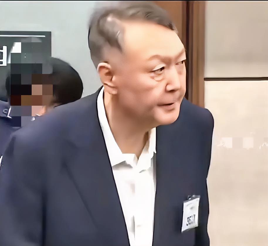 我是真的搞不懂啊，韩国人为什么没事就抓自己的总统？这不是让人看笑话嘛！前