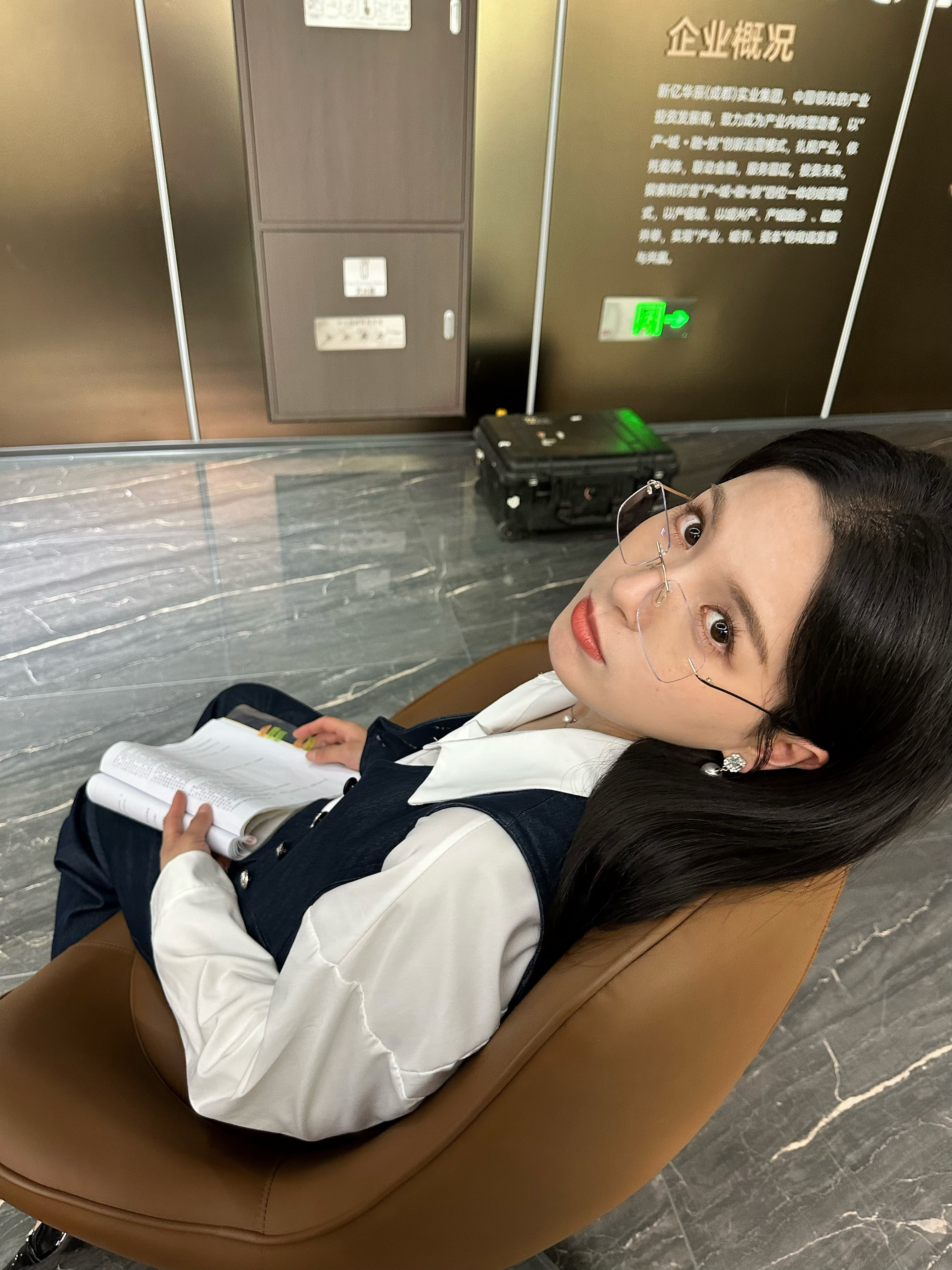 都市丽人上班实况💼​​​