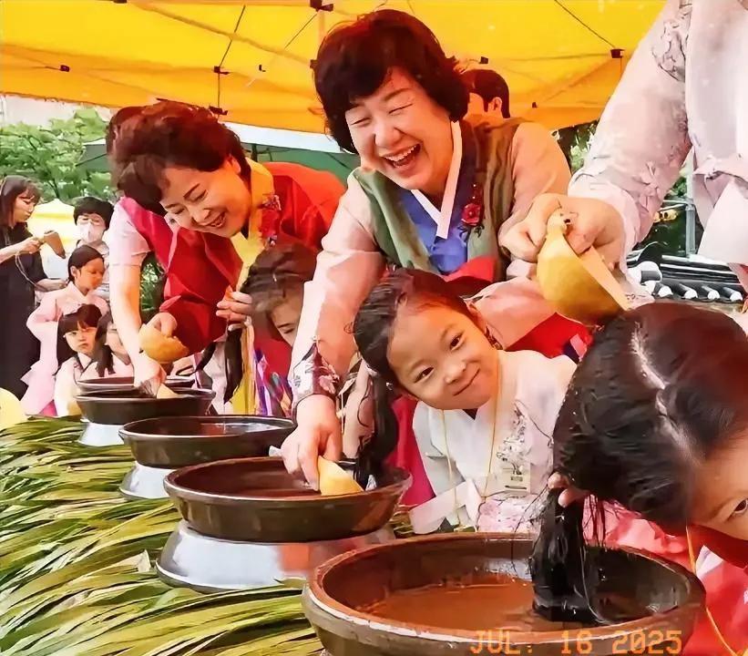 首尔那边静悄悄的。7月15日过去两天了，韩国文化部门没拿出任何东西。联合国要他