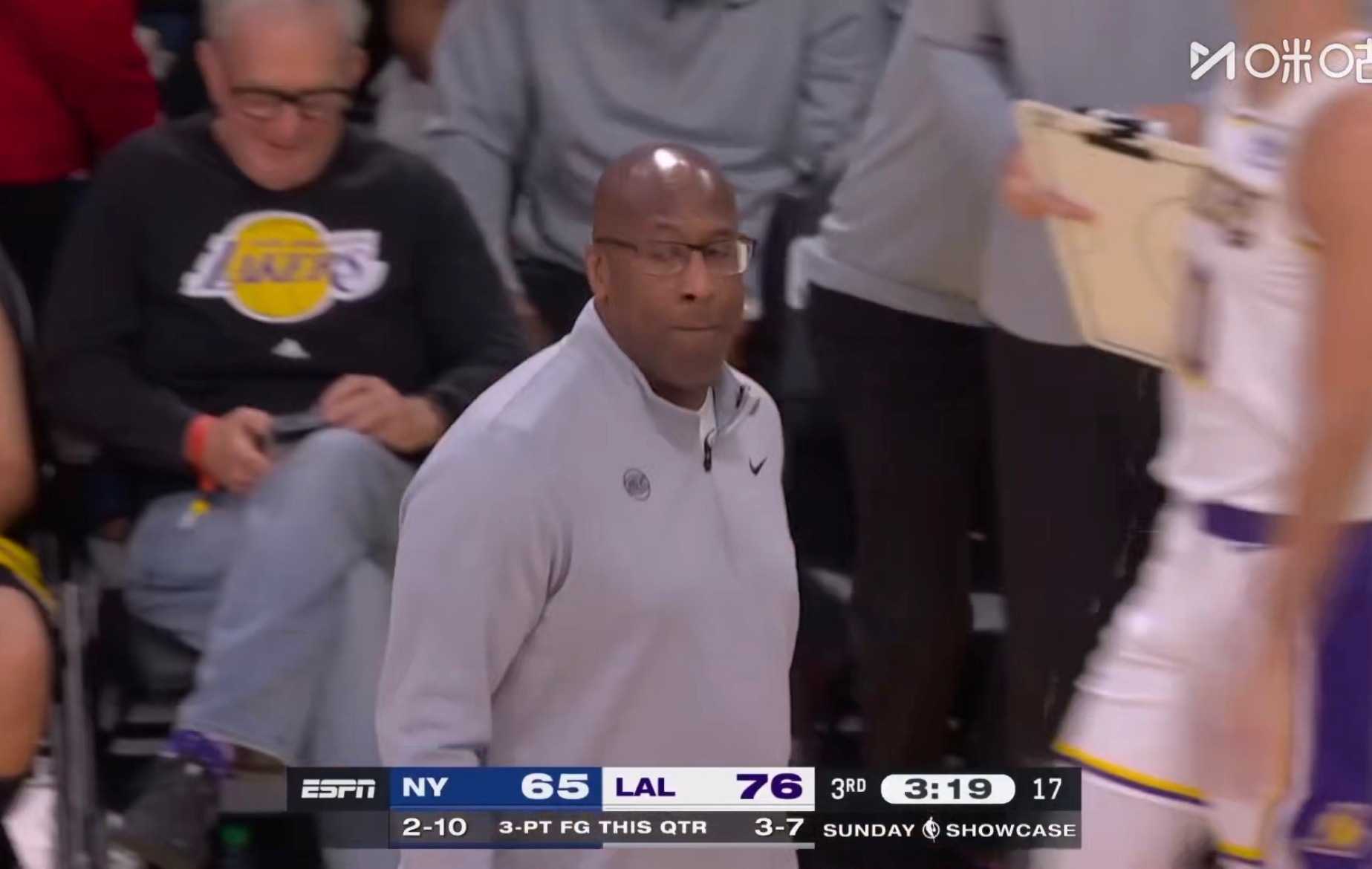 抓住机会，尼克斯铁成狗了。