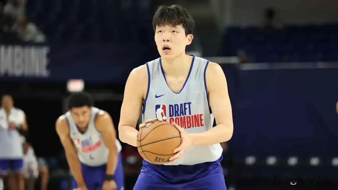 杨瀚森最终模拟选秀顺位出炉！北京时间6月25日，多家美国媒体更新了2025N