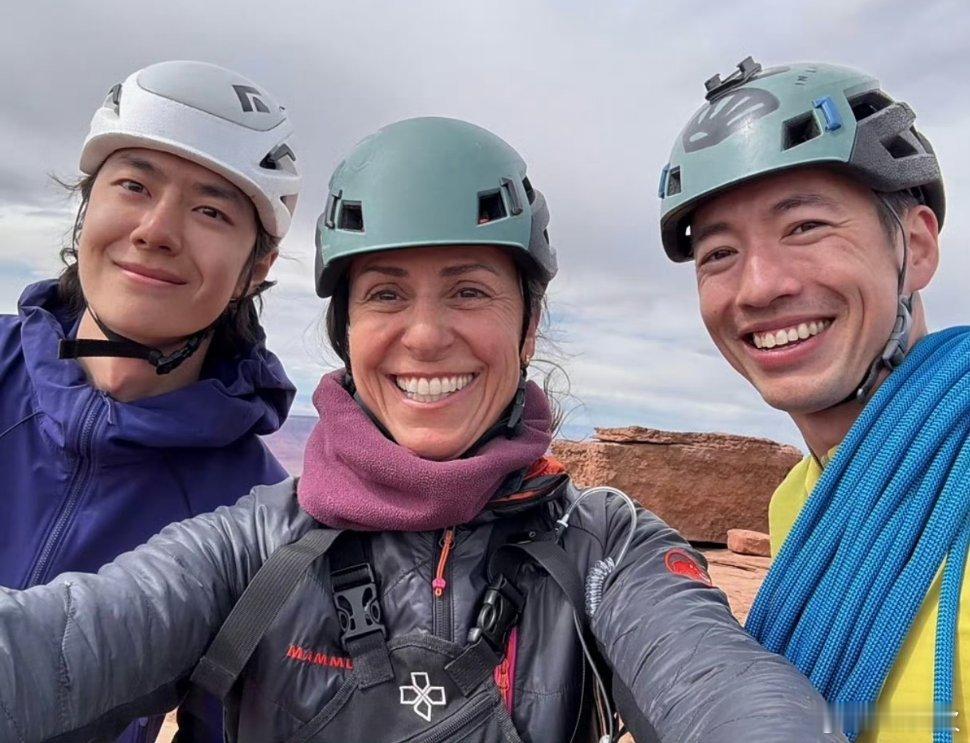 新的王岩羊合照！两口子居然连合照表情都这么配