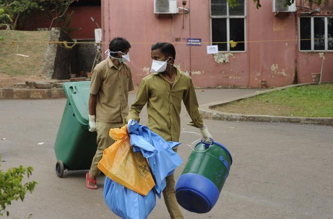 今天早上起来一阵心慌，我就知道世界上有事发生，果然印度又爆发了病毒感染。死亡率高