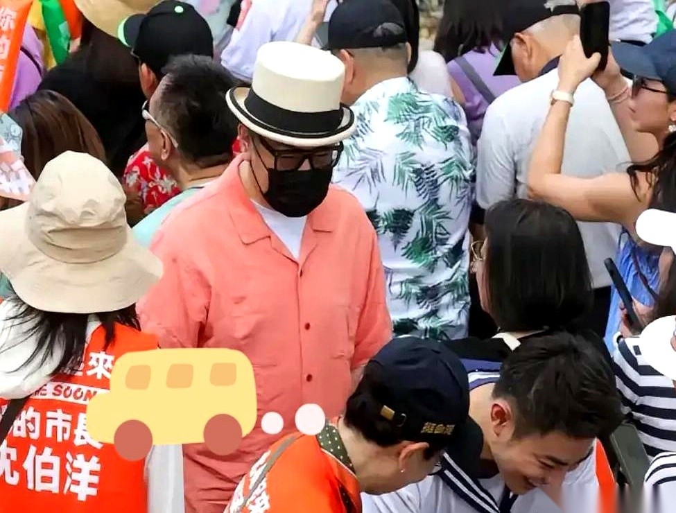 一段罗永浩早年采访蔡康永的旧视频，这两天成了互联网上最扎眼的回旋镖。在这个节目里，罗永浩彻底化身迷弟