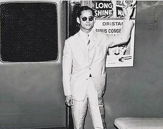 1953年，李弥被召回台湾后被软禁了起来，于是他立马给远在金三角的师