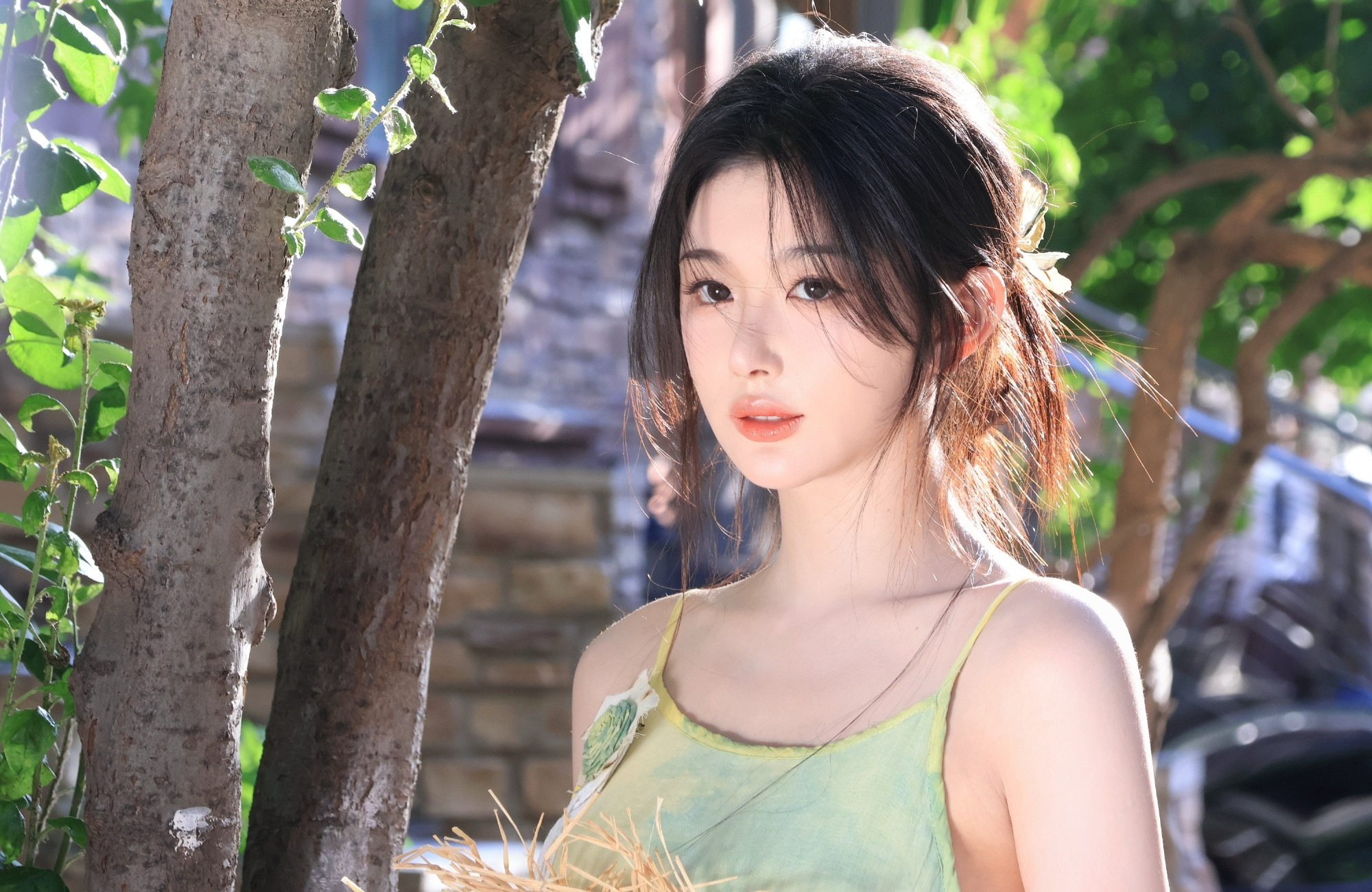 孔雪儿，秋日氛围，俏丽的“青苹果少女”。孔雪儿