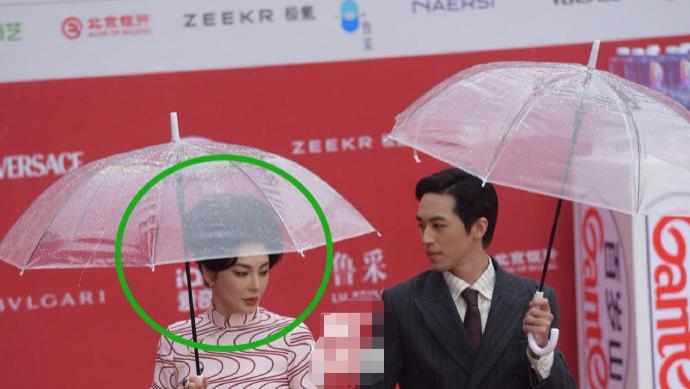 北京这一天:倪妮的恨天高,马丽的深V领,败给了张雨绮的大妈头