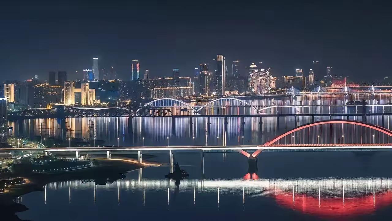 大家知道这是哪座城市吗？武汉？长沙？香港？上海？还是南昌？