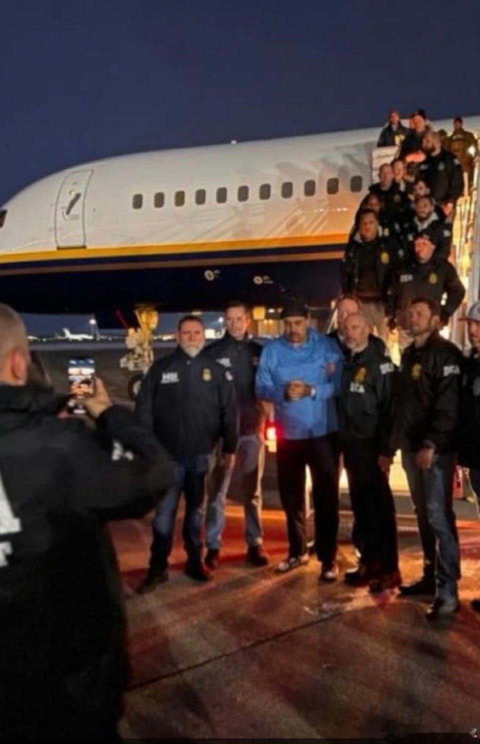 美多名顶尖律师正争取为马杜罗辩护太窝囊了！！！！顶级羞辱啊！！！！美帝太不是东西