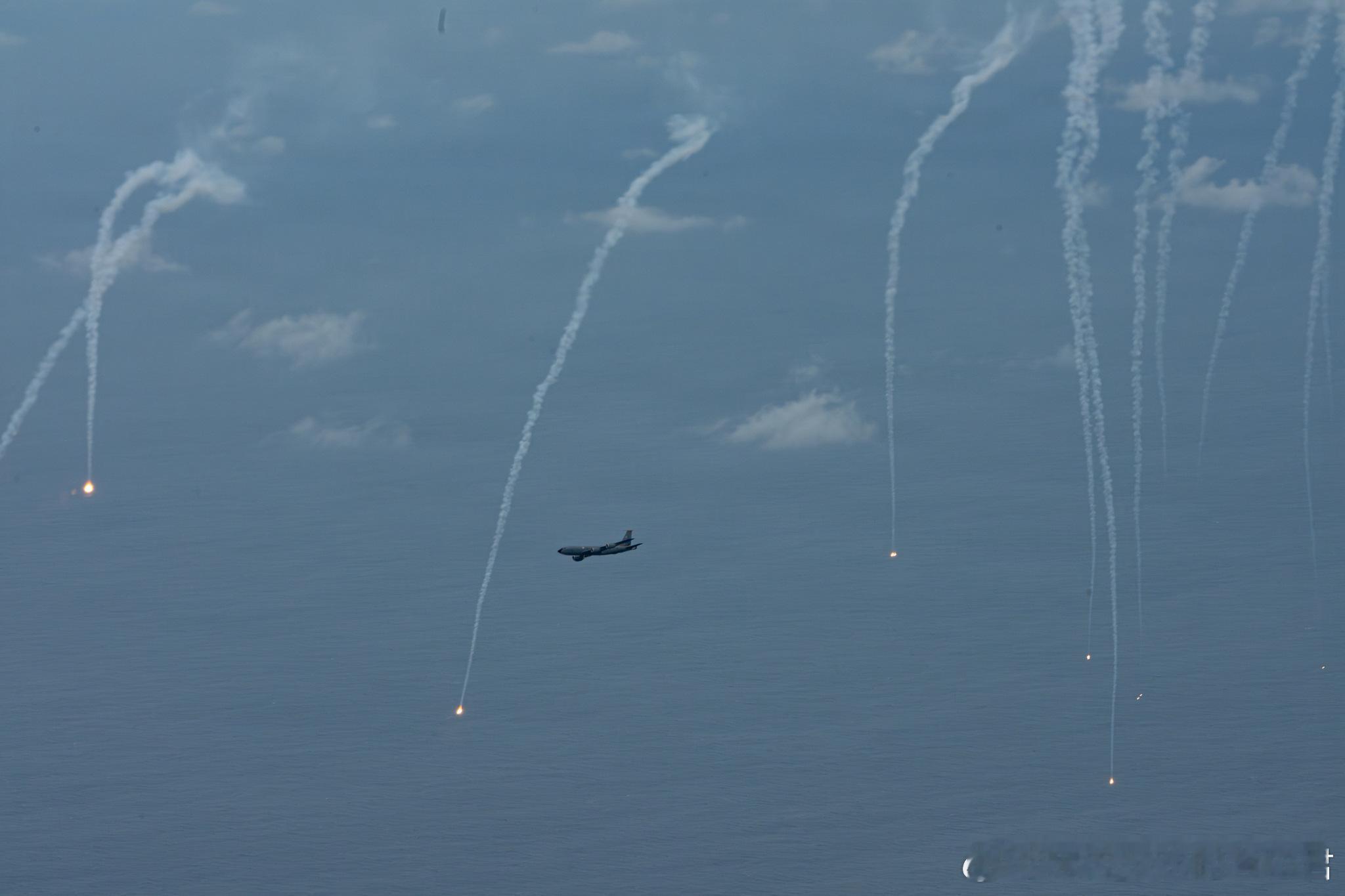 在夏威夷附近的空对空摄影📸