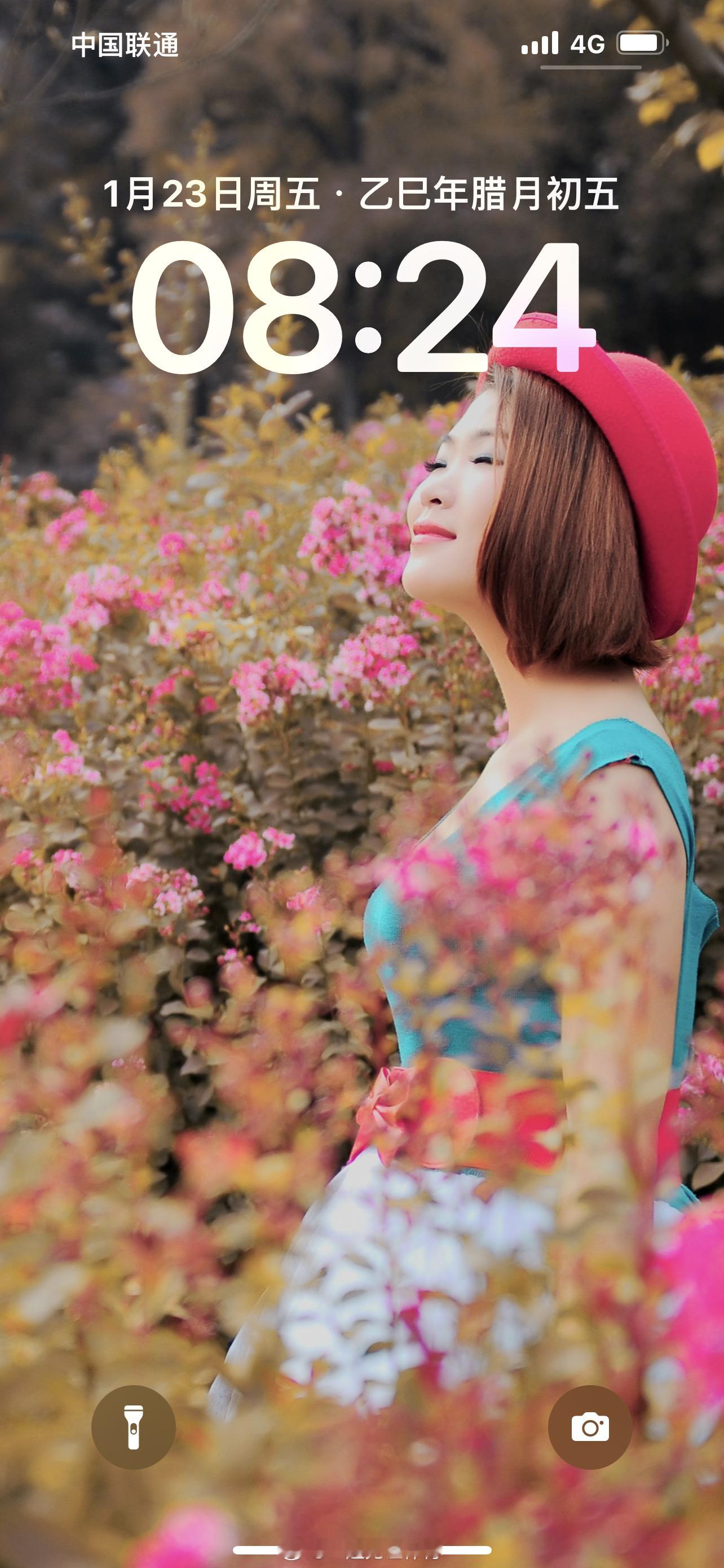 08/24致敬科比81分20周年科比81分20周年20年前的今天上帝穿上了8