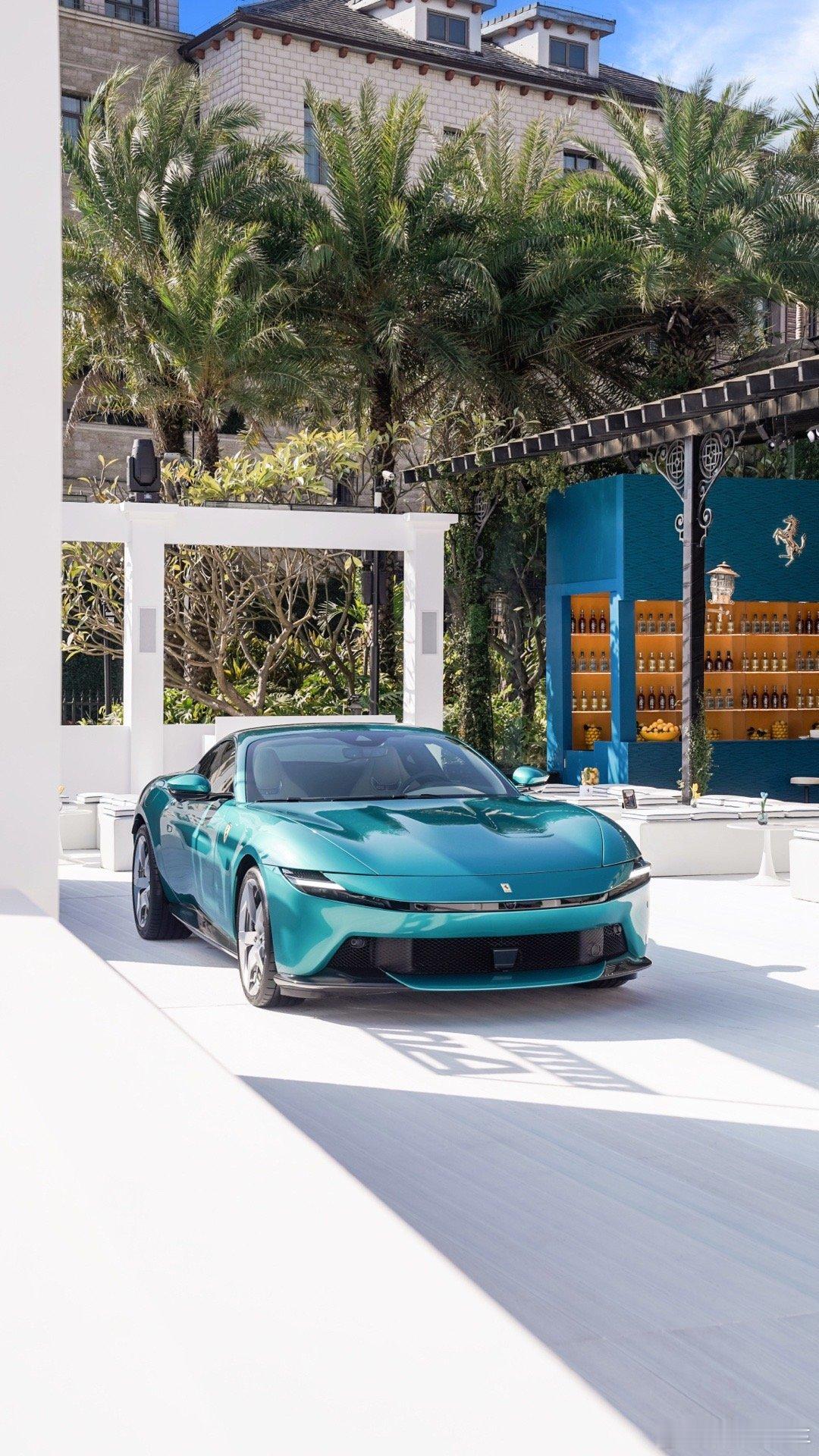 谁能拒绝法拉利呢？可能只有维斯塔潘吧～作为罗马的继任者，阿玛菲这台大V8心脏的四