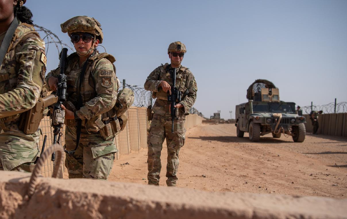 美军又要打击尼日利亚了！美国总统特朗普威胁，在尼日利亚正在发生杀戮，如果尼日利亚