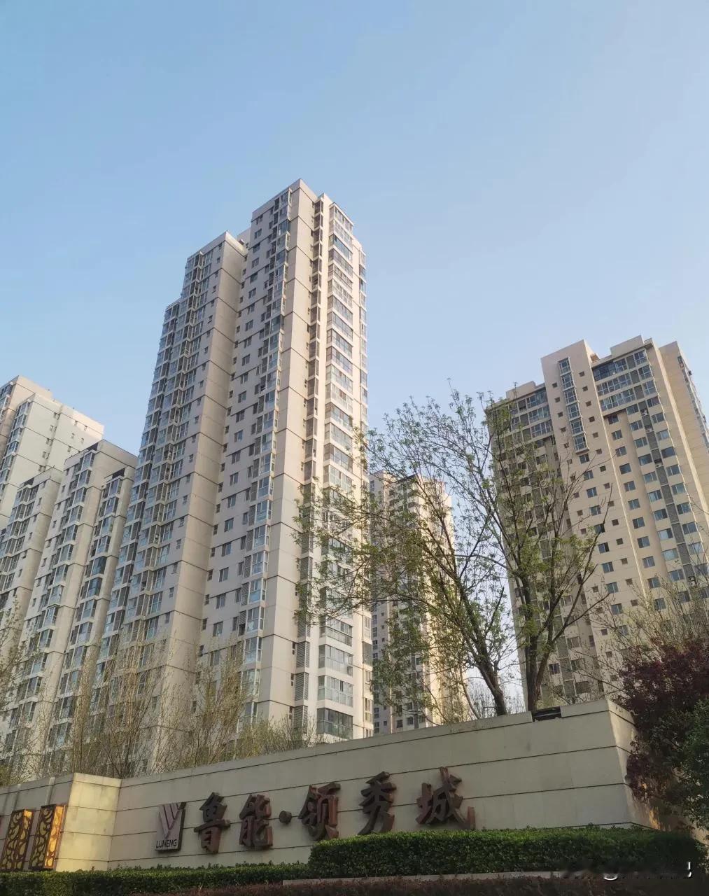 全网都在说房市回暖，我起初也不信，直到一月上旬把房子下架出租后，中介的一通通电话