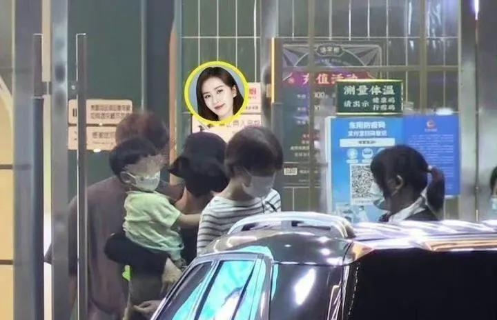 隆诗携娃同框，幸福值拉满
