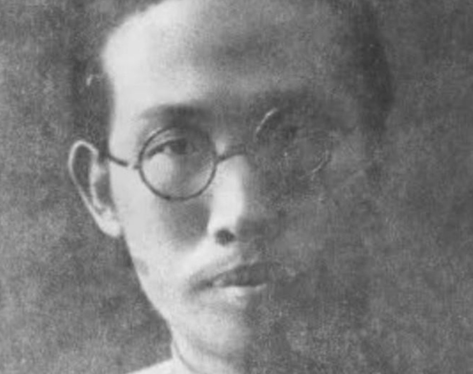 1933年，清华才子朱湘将一根香蕉往不满周岁的儿子嘴里塞，婴儿哭了七天七夜后被活