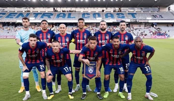 柔佛新山那个本该停赛的球员，居然穿着球衣在场上踢了整整九十分钟。这事儿离谱到啥